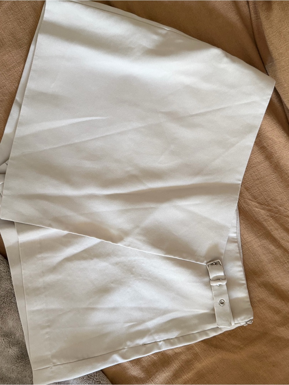 Vici Off white High-Waist Skort with Buckle Detail